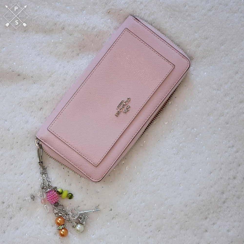 Coach Wallet in Pink